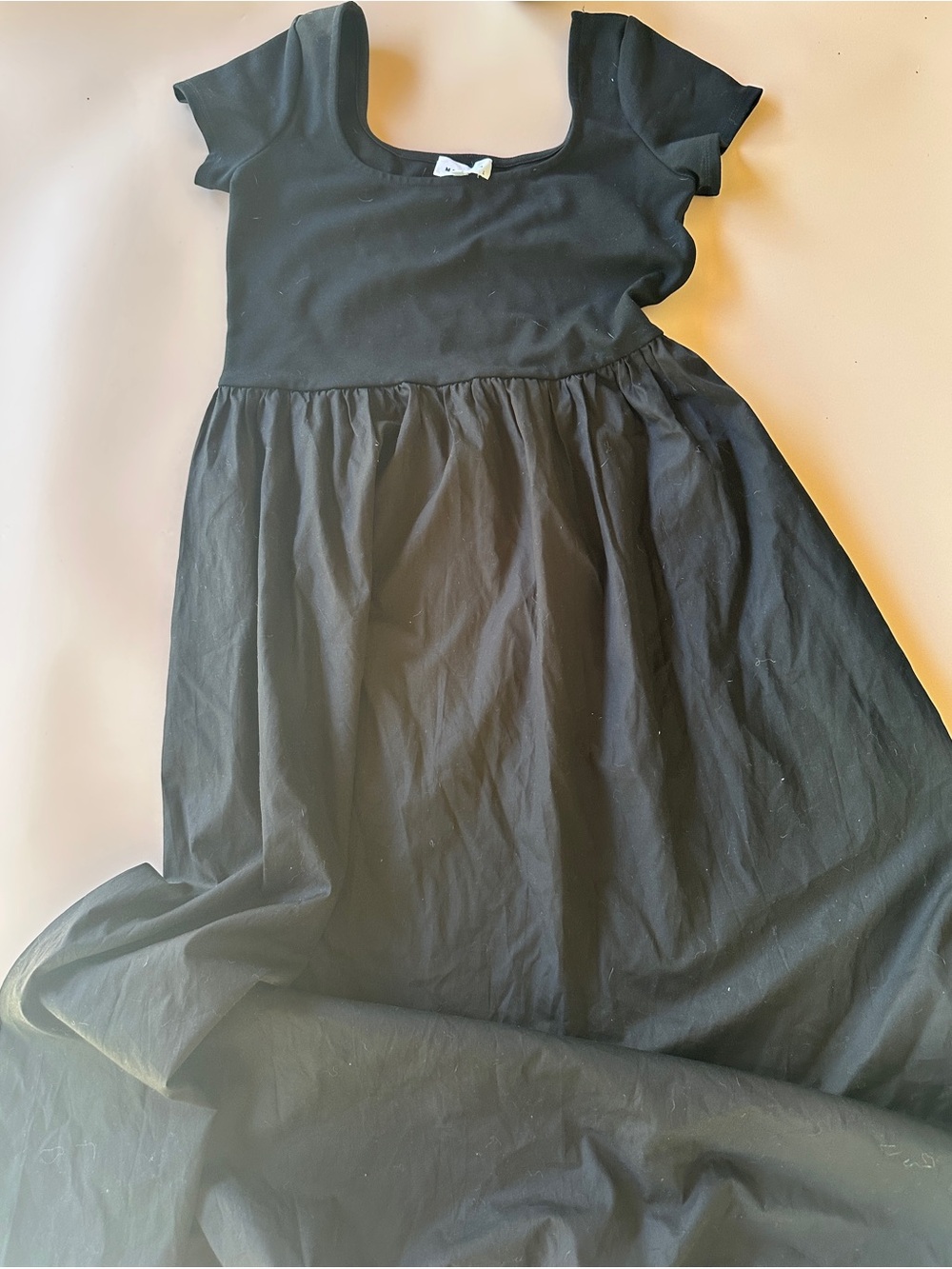 Women’s Black Scoop-Neck Maxi Dress with Short Sleeves